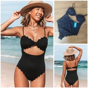 NWT CUPSHE Scallop Trim Cutout One Piece Swimsuit Waist Black Jacquard Bathing L